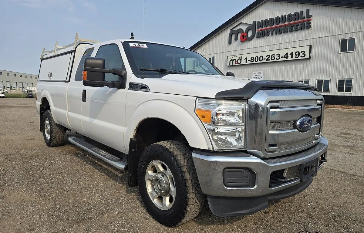 2015 Ford F250 XLT Truck
