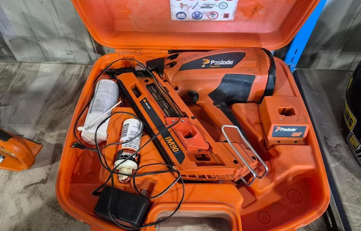 Paslode Impulse Cordless Nailer
UNRESERVED