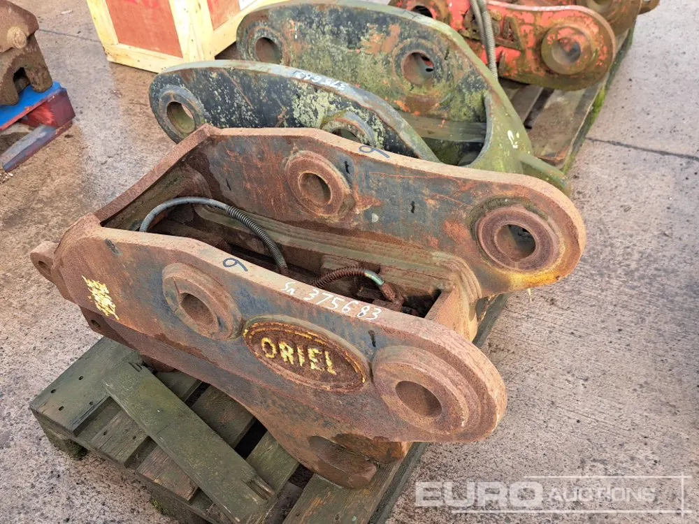 Quick Hitch, 70mm Pin to suit 14-18 Ton Excavator, 80mm Pin to suit 20 Ton Excavator (2 of)