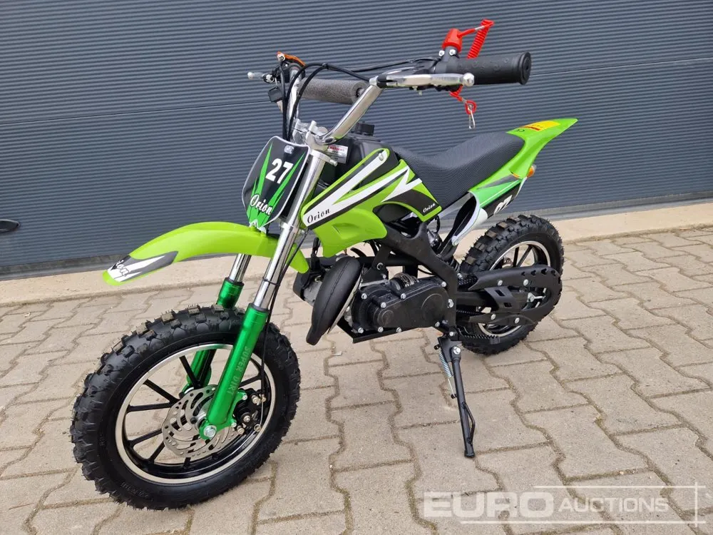 Unused DIRTBIKE 50R-D705 49CC Kids Petrol Motorbike, Automatic