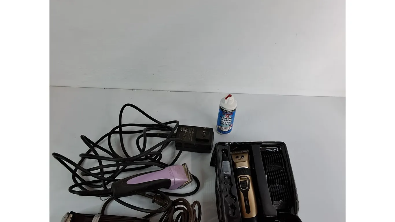 (3) Animal Clippers Powers On