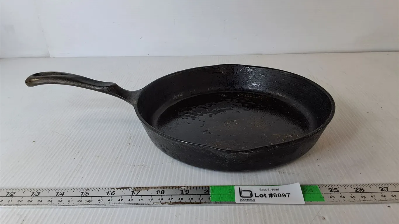 Wagner's Cast Iron Frying Pan 10.75" Diameter