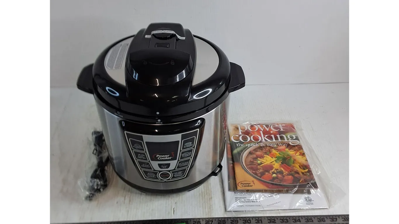 New "Power Cooker" Pressure Cooker w/Recipe Books