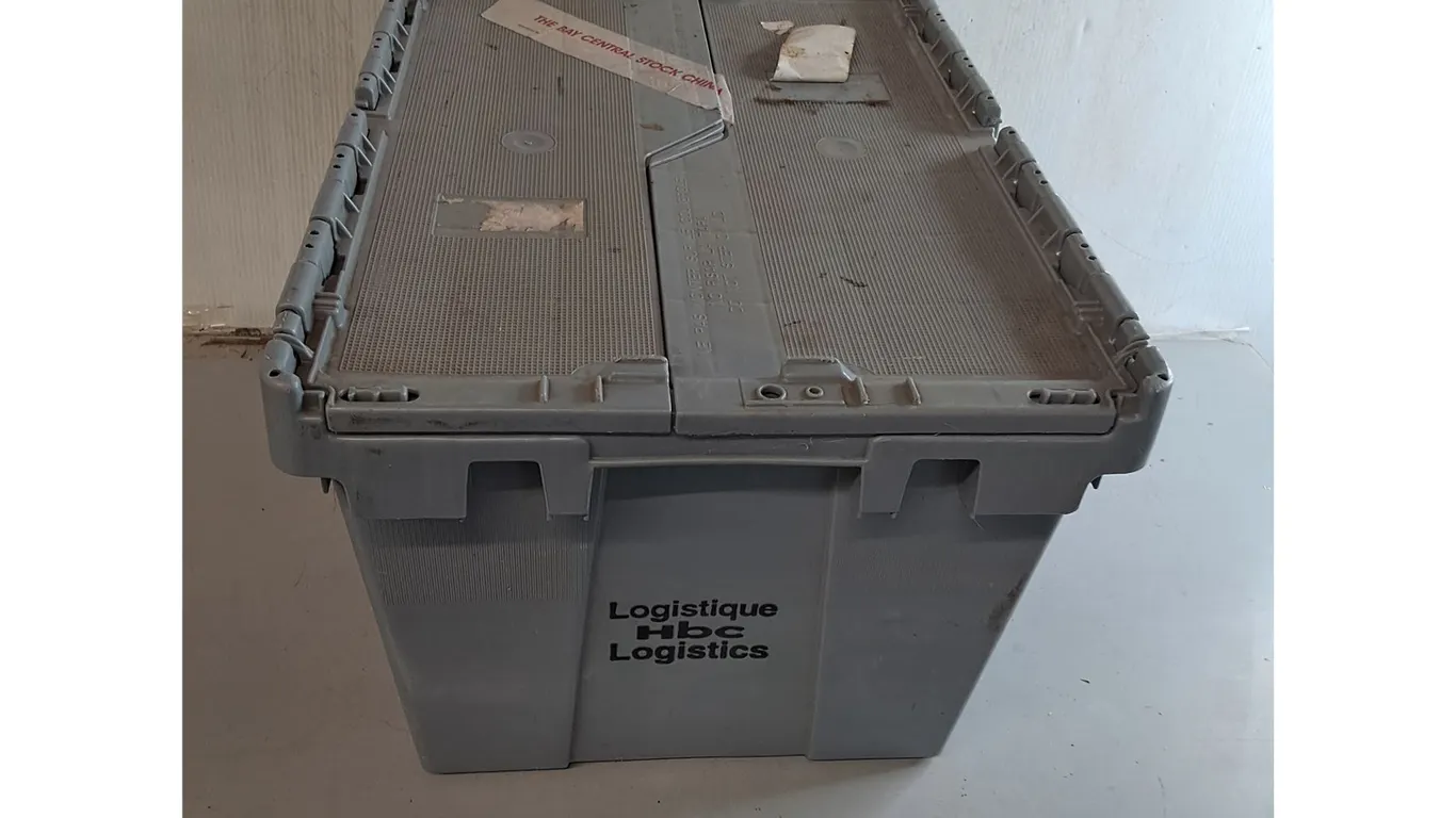 Plastic Storage Tote with Folding Lid 21.5" x 15.5" x 13"- Can't Ship