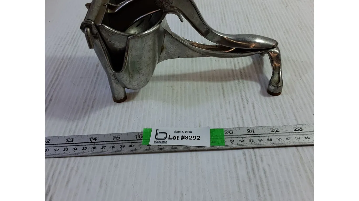 Vintage Wear Ever Juicer 9"