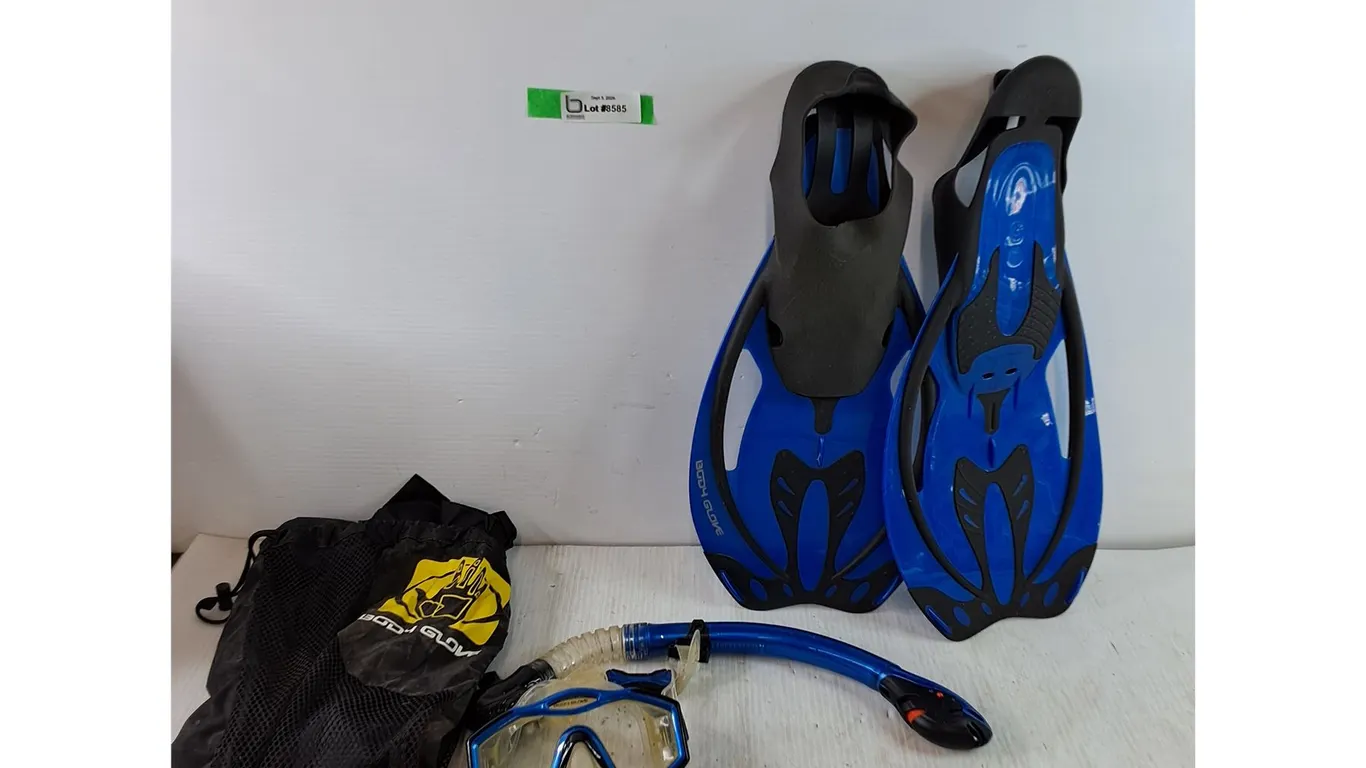 Body Glove Snorkeling Gear, Snorkel, Goggles, Flippers, Carry Bag