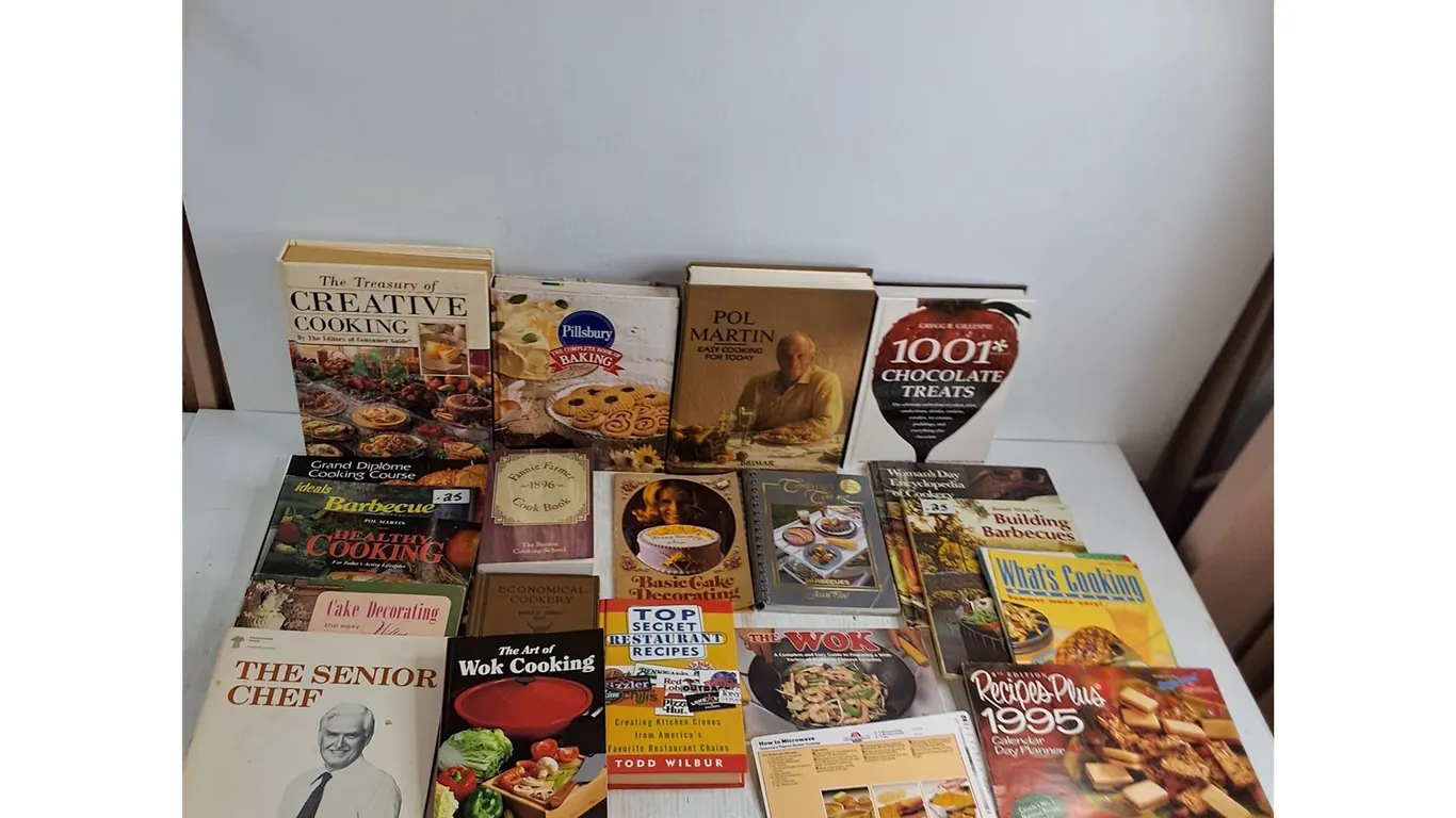 Large Collection of Cook Books & Magazines
