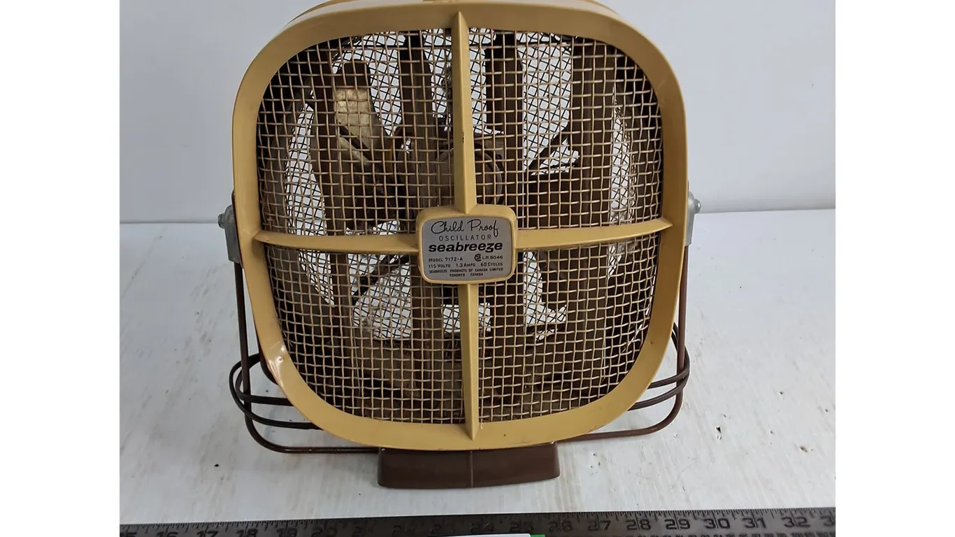 Vintage Child-Proof Seabreeze Electric Fan - Working