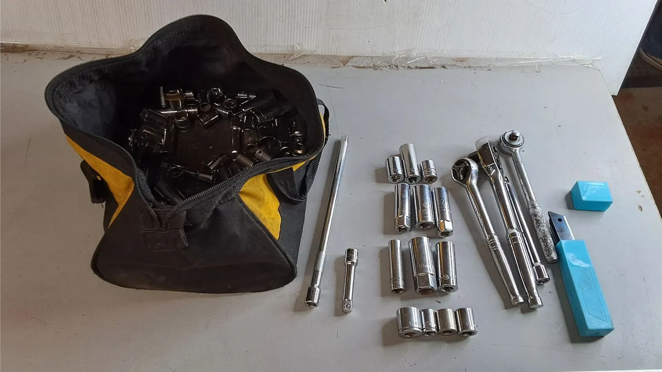 Ratchets, Sockets, Utility Blades