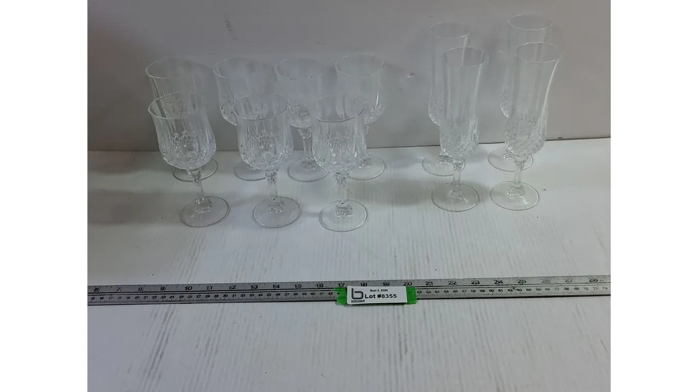 (11) Wine Glasses