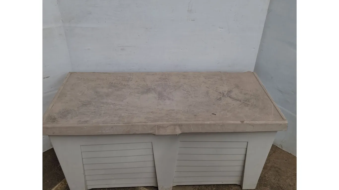 **White Outdoor Storage Tub No Shipping