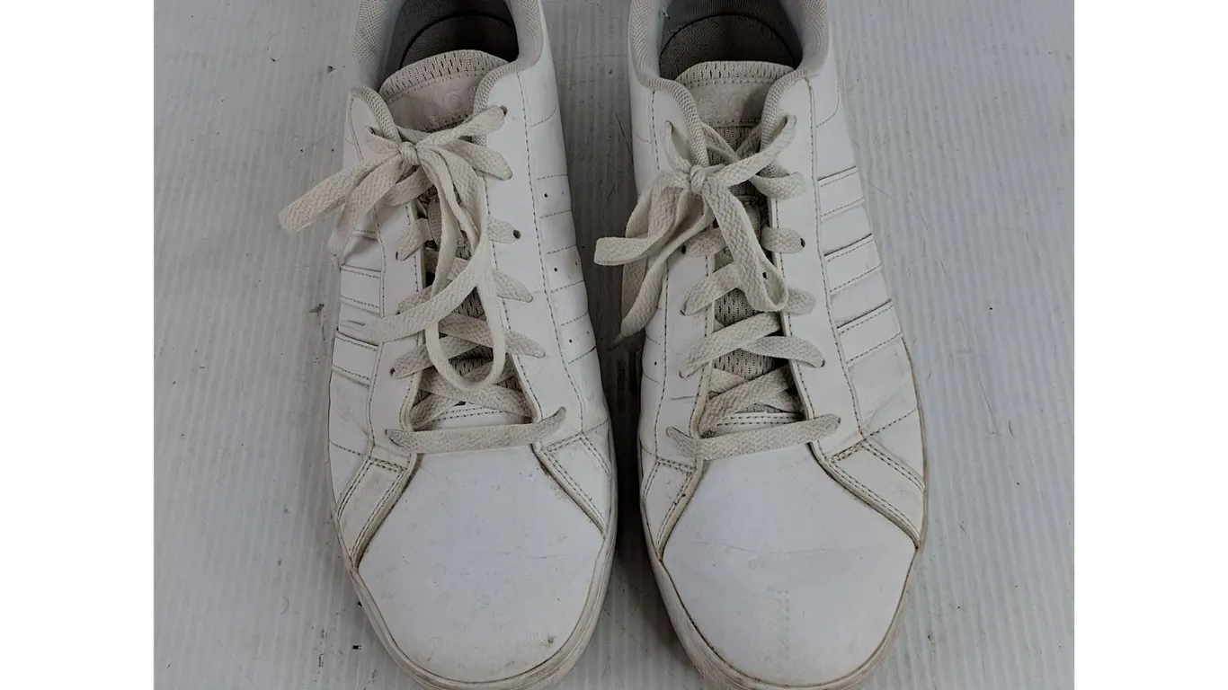 Adidas Sneakers - 11