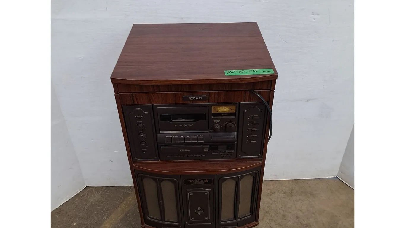 *Teac Nostalgia Turntable, Cassette Player, Radio Tested Works As-Is No Shipping