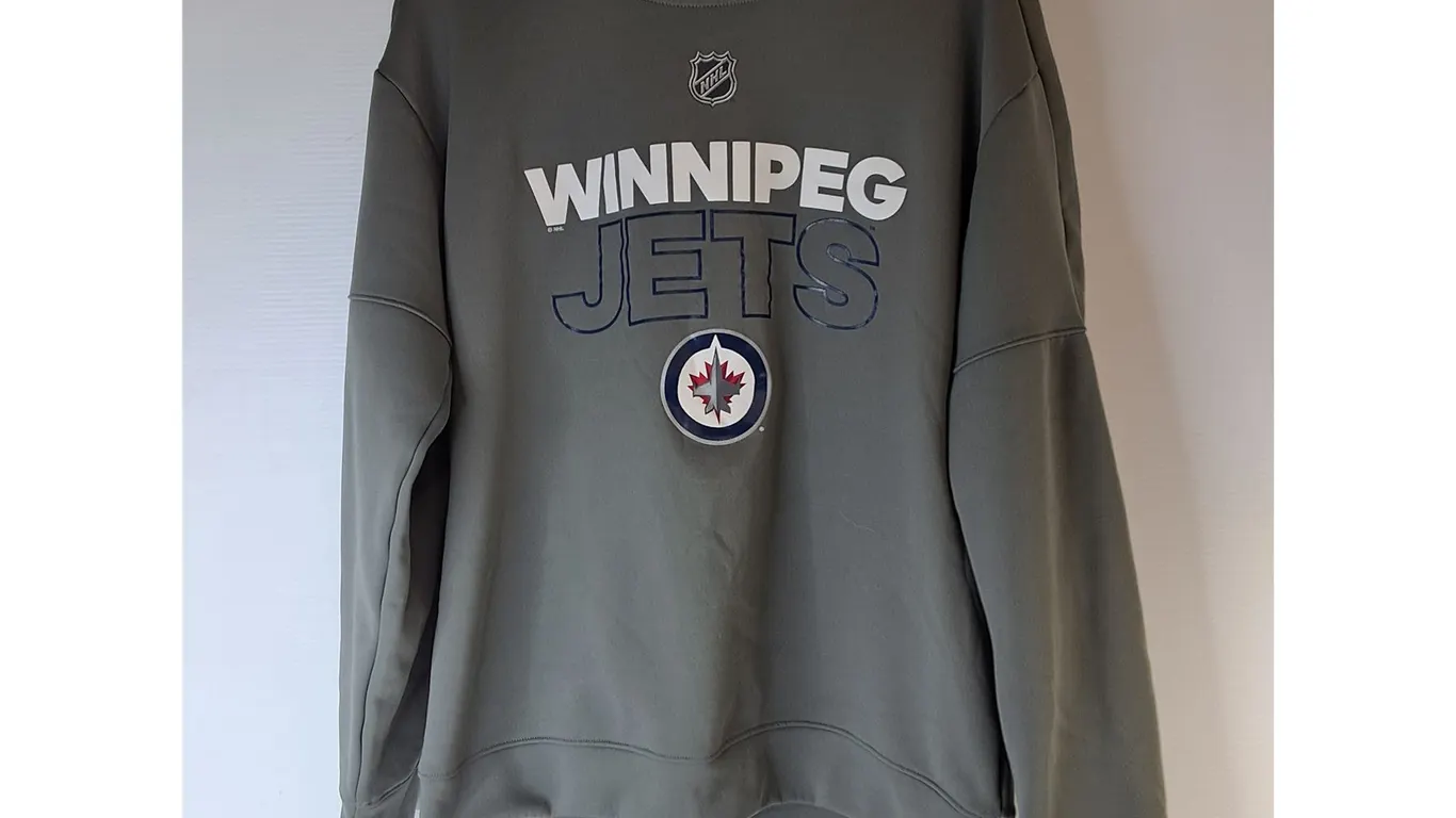 Winnipeg Jets Sweater- Approx. L