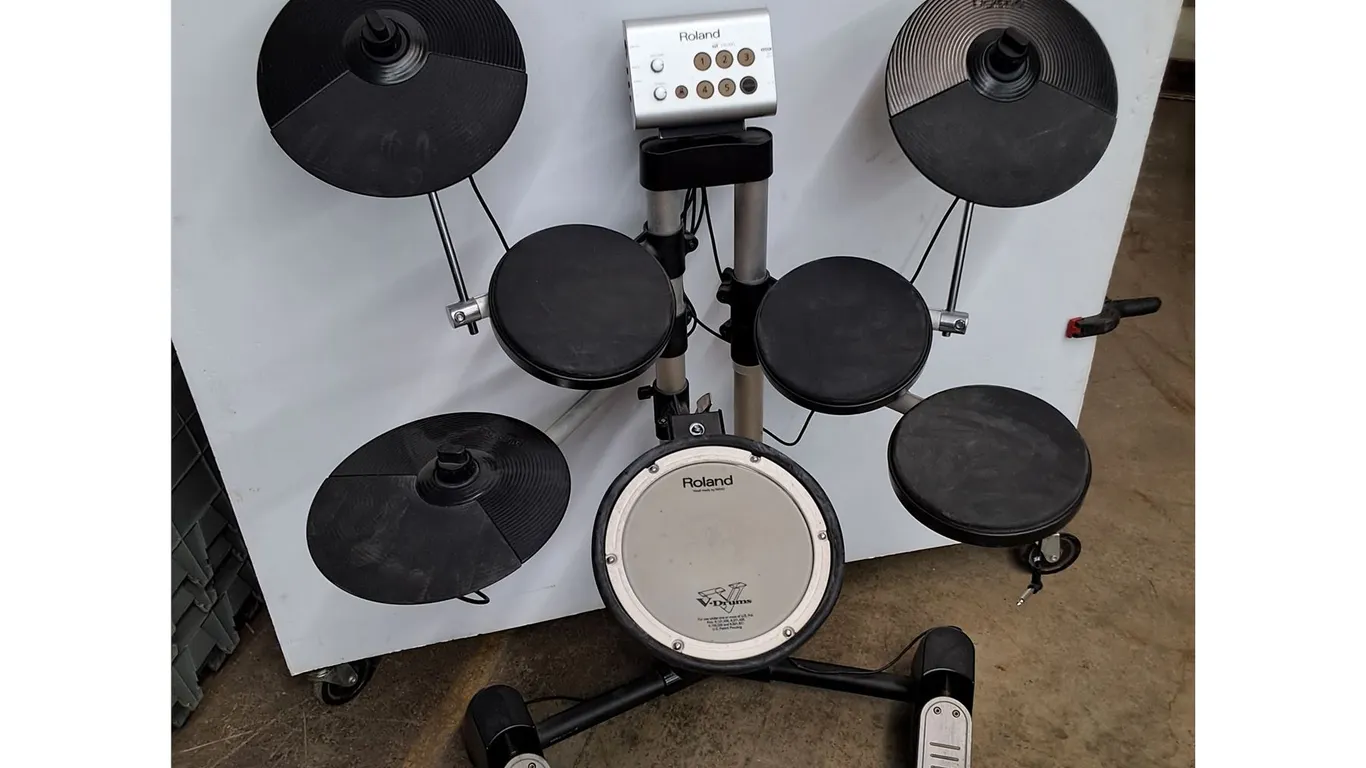 *Roland Electric Drum Set- No Power Cord/As Is, Can't Ship