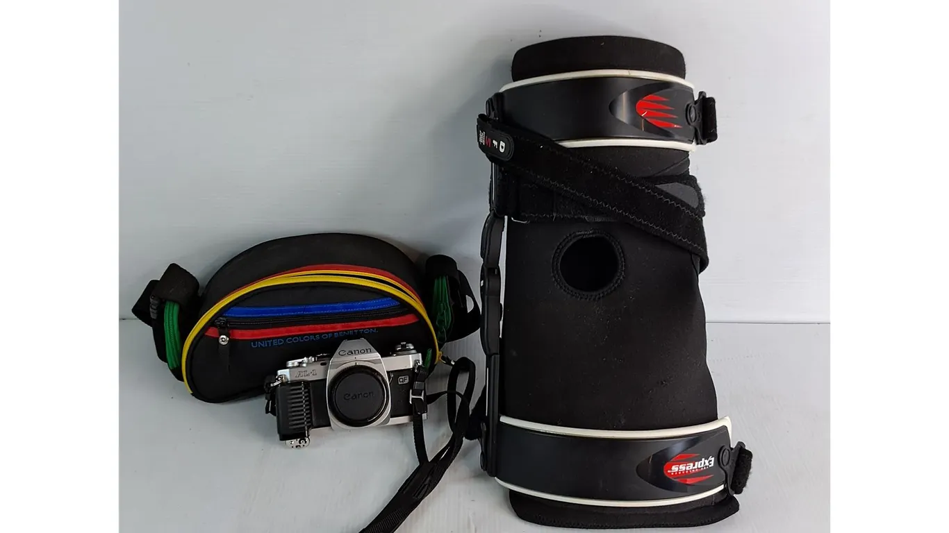 Canon AL -1 Camera With Case As Is, Knee Brace