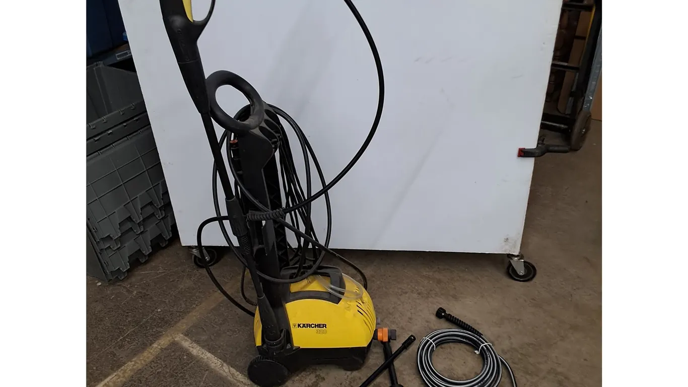 *Karcher 320 Pressure Washer- Powers On, Can't Ship