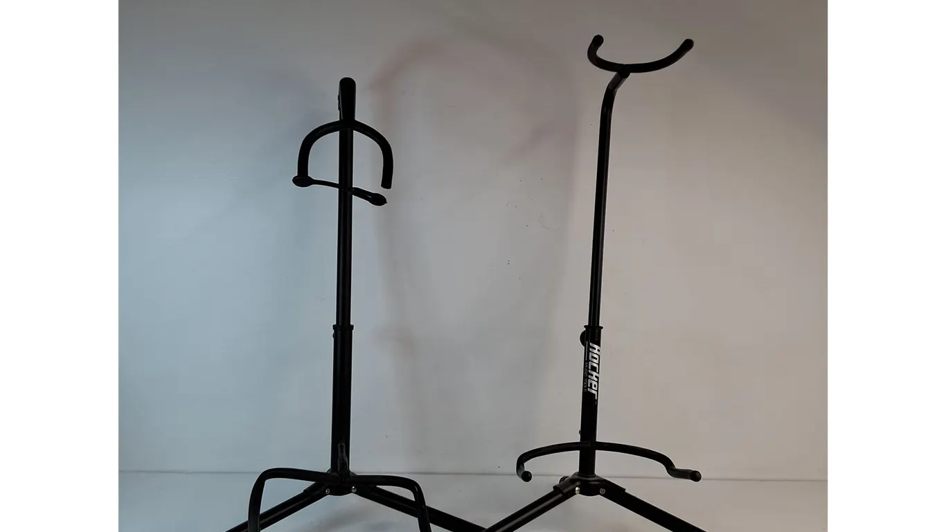 Guitar Stands (2), Pickup Preferred