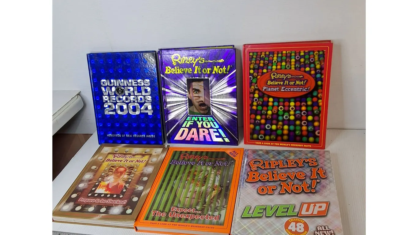 Guinness World Record & Ripley's Believe It or Not Books
