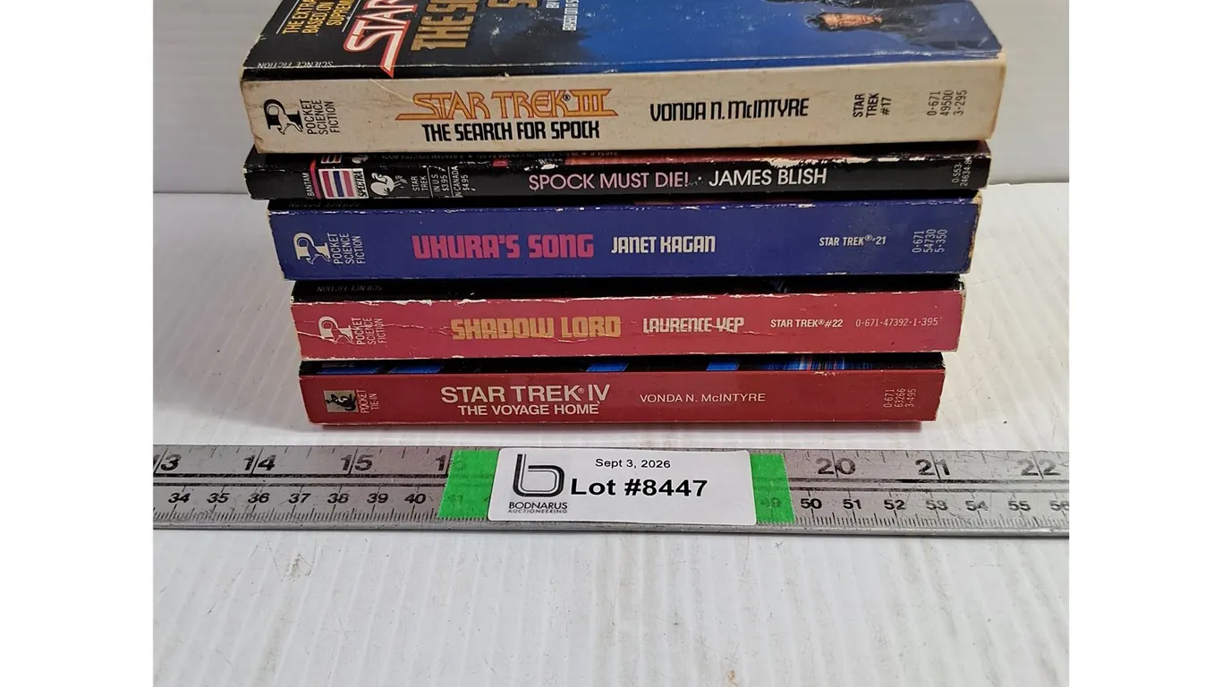 (5) Star Trek Paperback Novels
