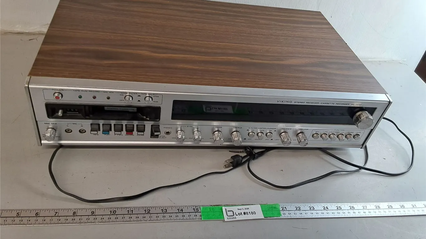Viking SS-3535 Stereo Receiver- Powers On, Can't Ship
