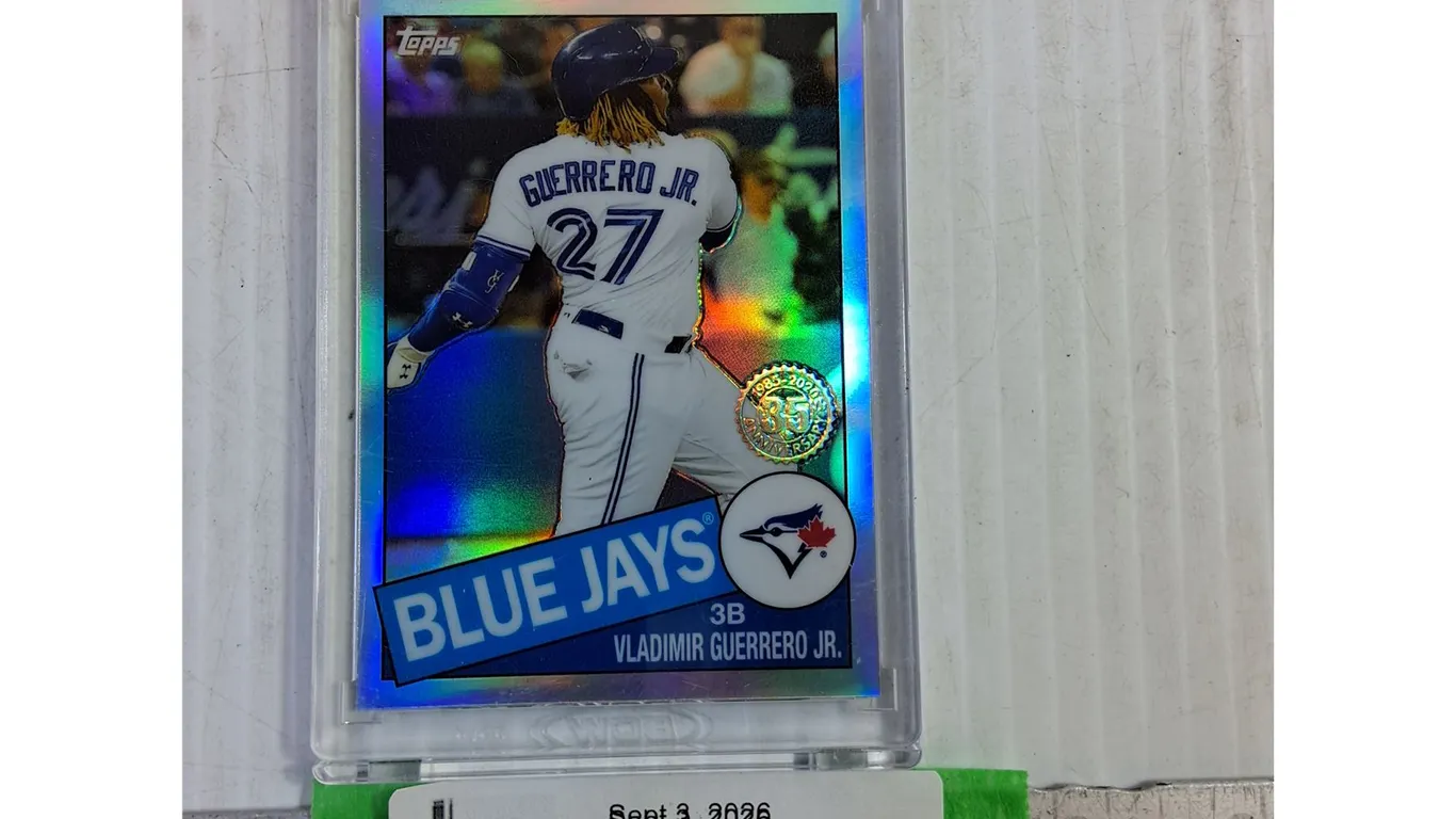 Vladimir Guerrero Jr. Baseball Card Gold Rainbow- Cannot Authenticate
