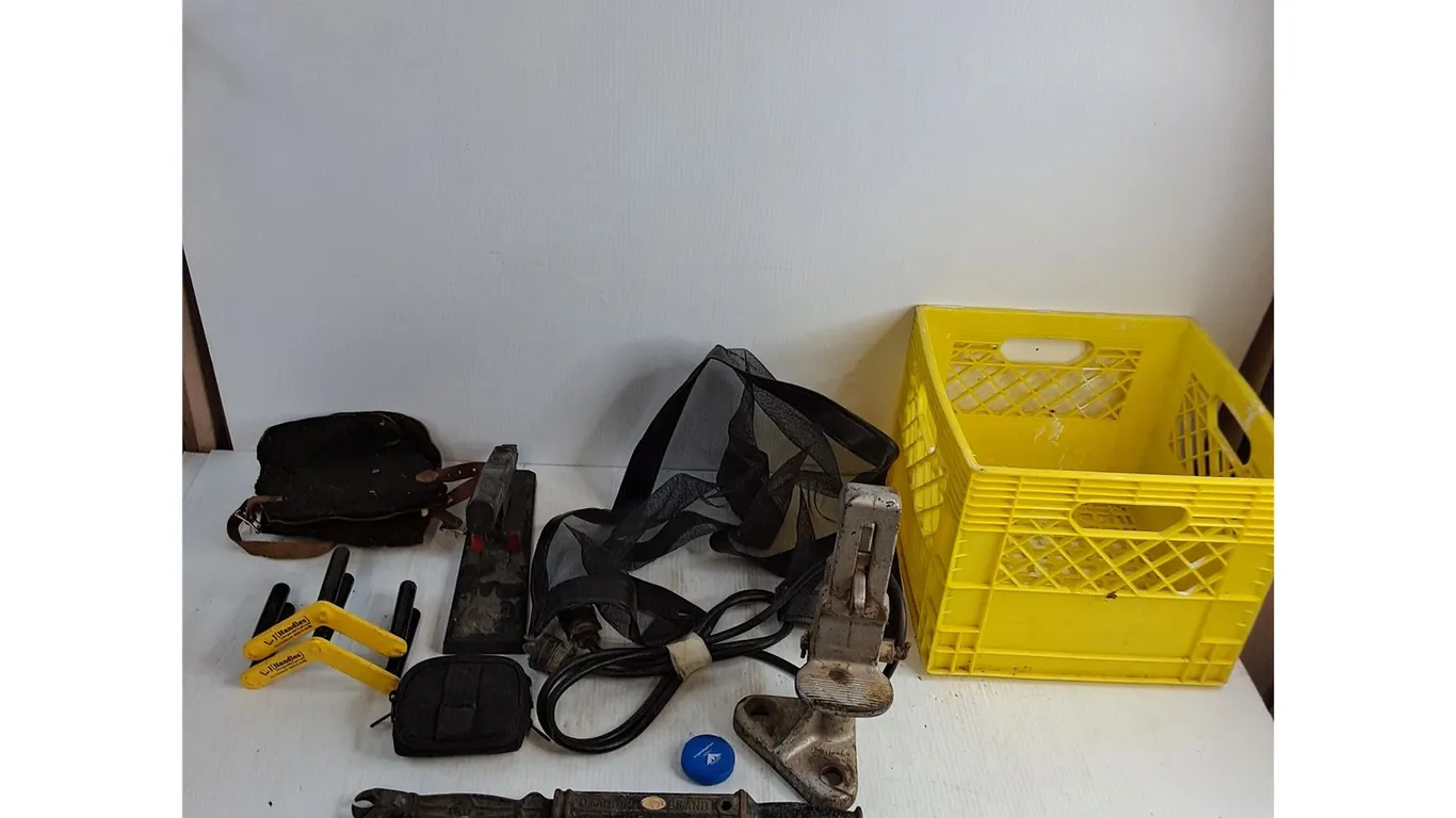Ratchet Jack, Nail Puller, HD Stapler, Knee Pads, Extension Cord, Milk Crate, Misc., Pickup Only