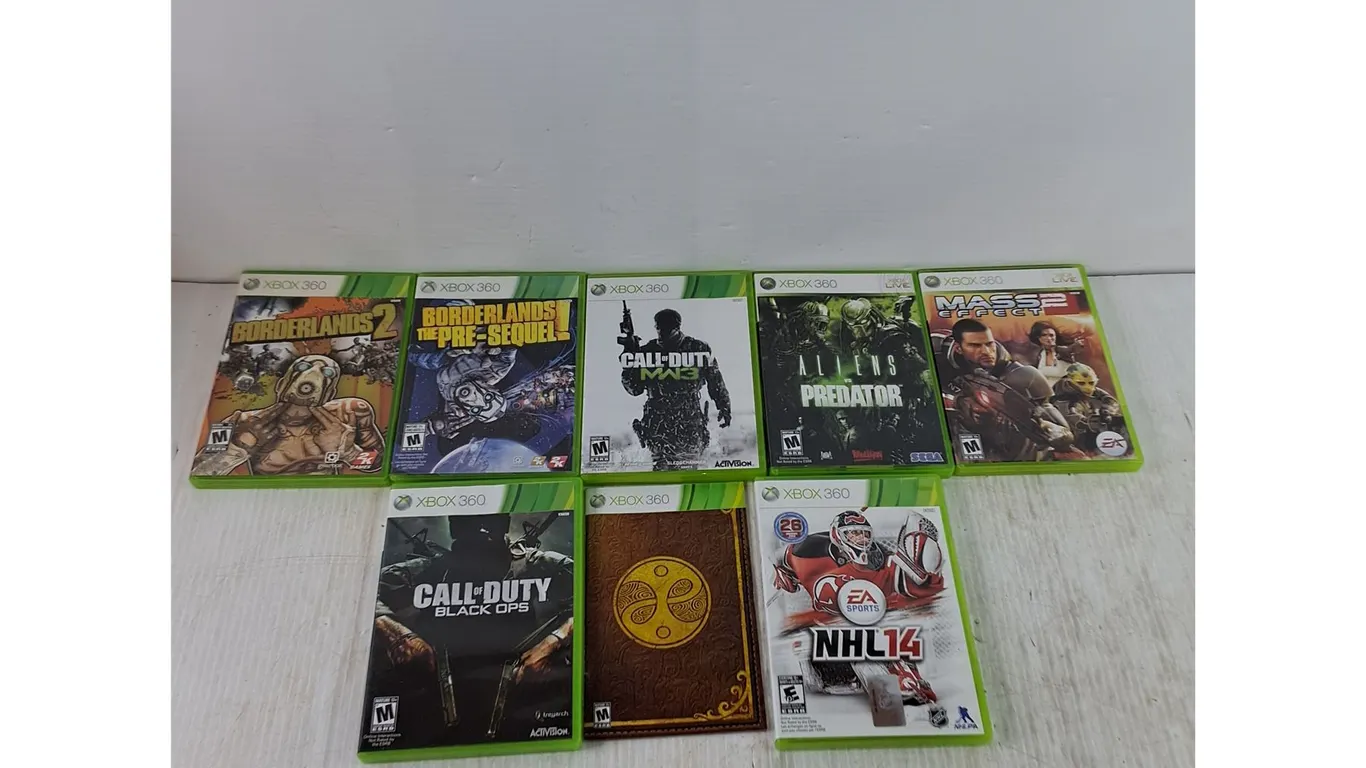 (7) XBOX 360 Games, Borderlands, Call of Duty, AvP, Mass Effect 2, NHL 14, Fable 3 Manual