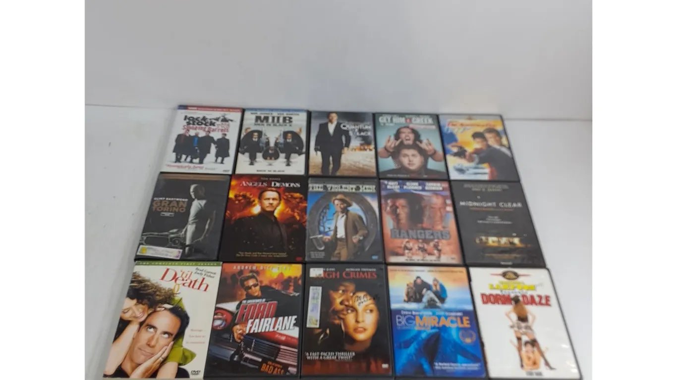 (15) DVD Movies - MIB2, Gran Torino, Die Another Day