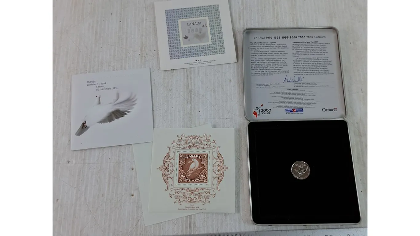 Canadian 1999-2000 New Millennium Keepsake, Stamp, Momentous Box, Holographic Panel, Coin