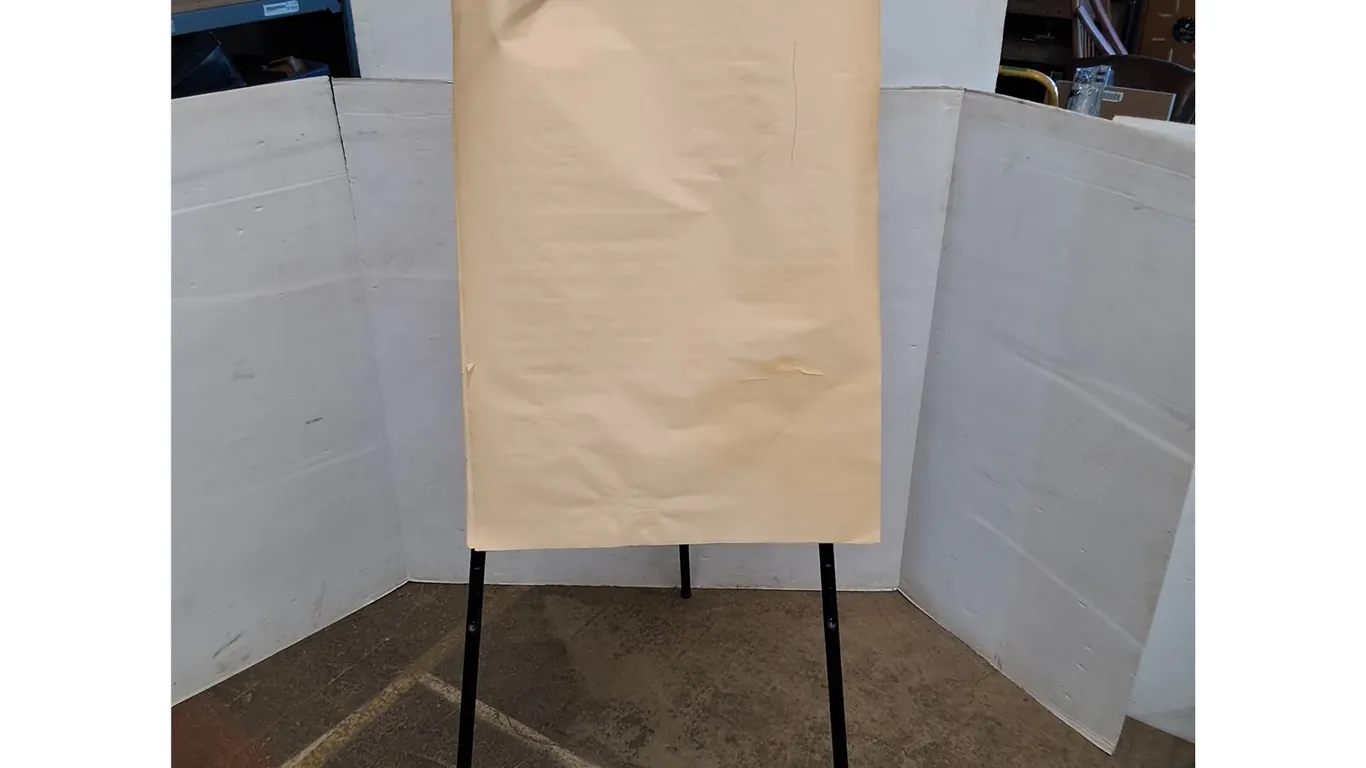 *Sketching Metal Easel Tripod No Shipping