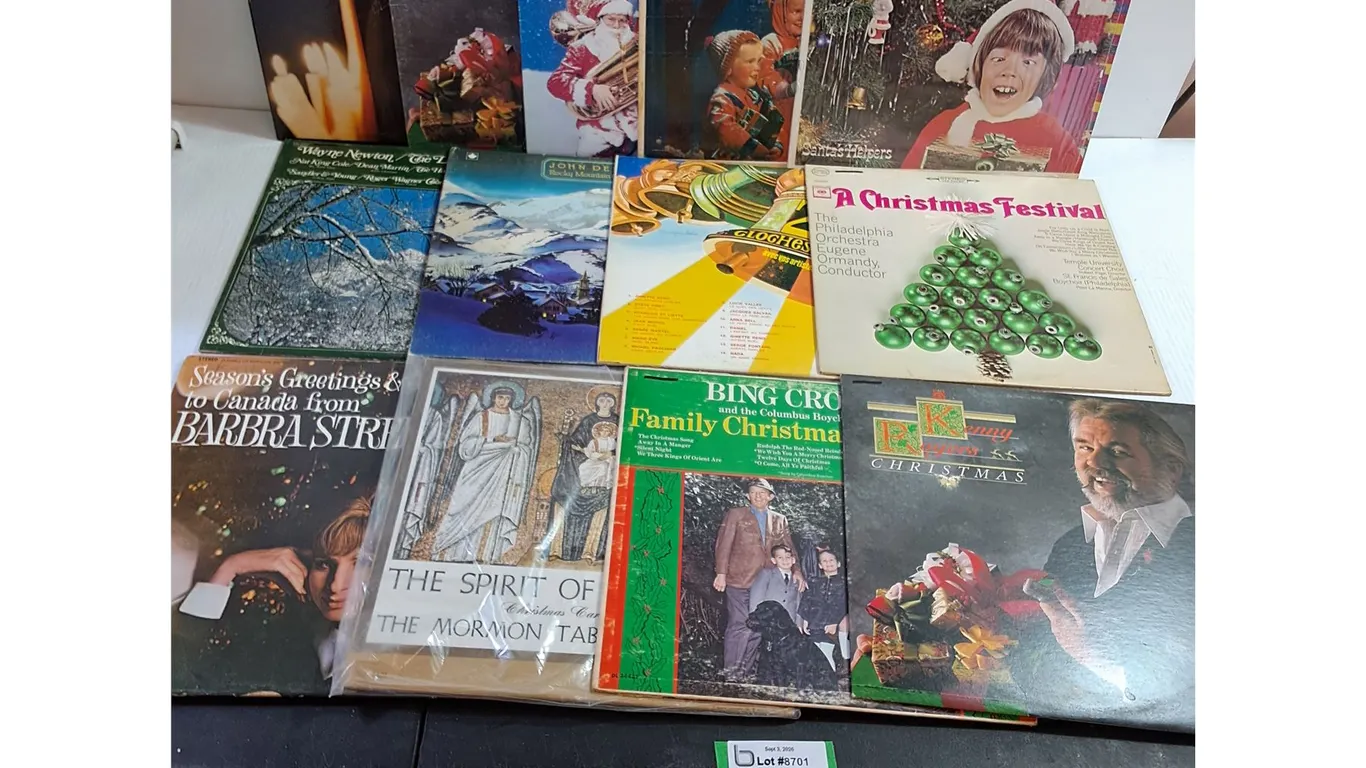 (13) Christmas Vinyl Records