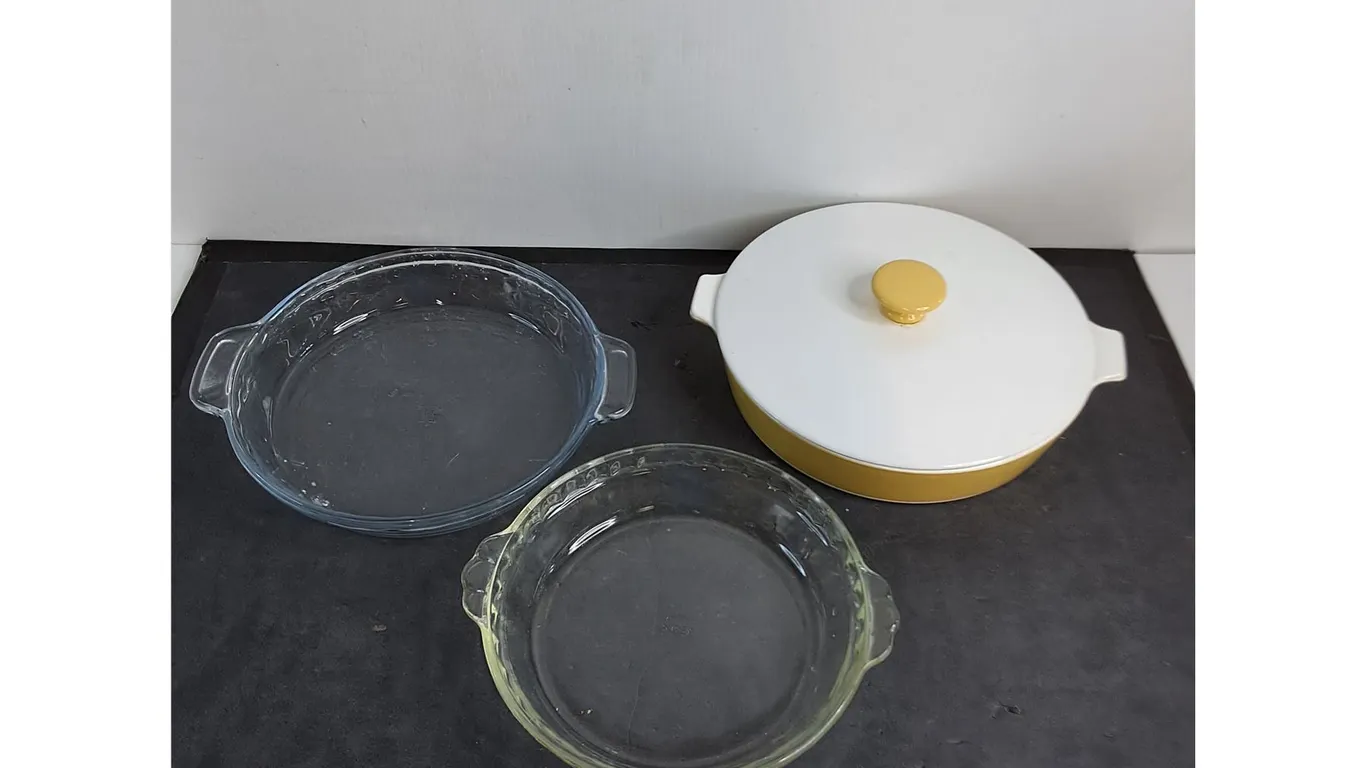 (3) Oven Bake Dishes - Pyrex, Anchor Hocking, Corningware