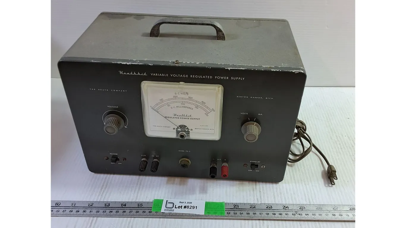 Heathkit Variable Voltage Regulated Powers Supply 13"x7"x9" Powers On