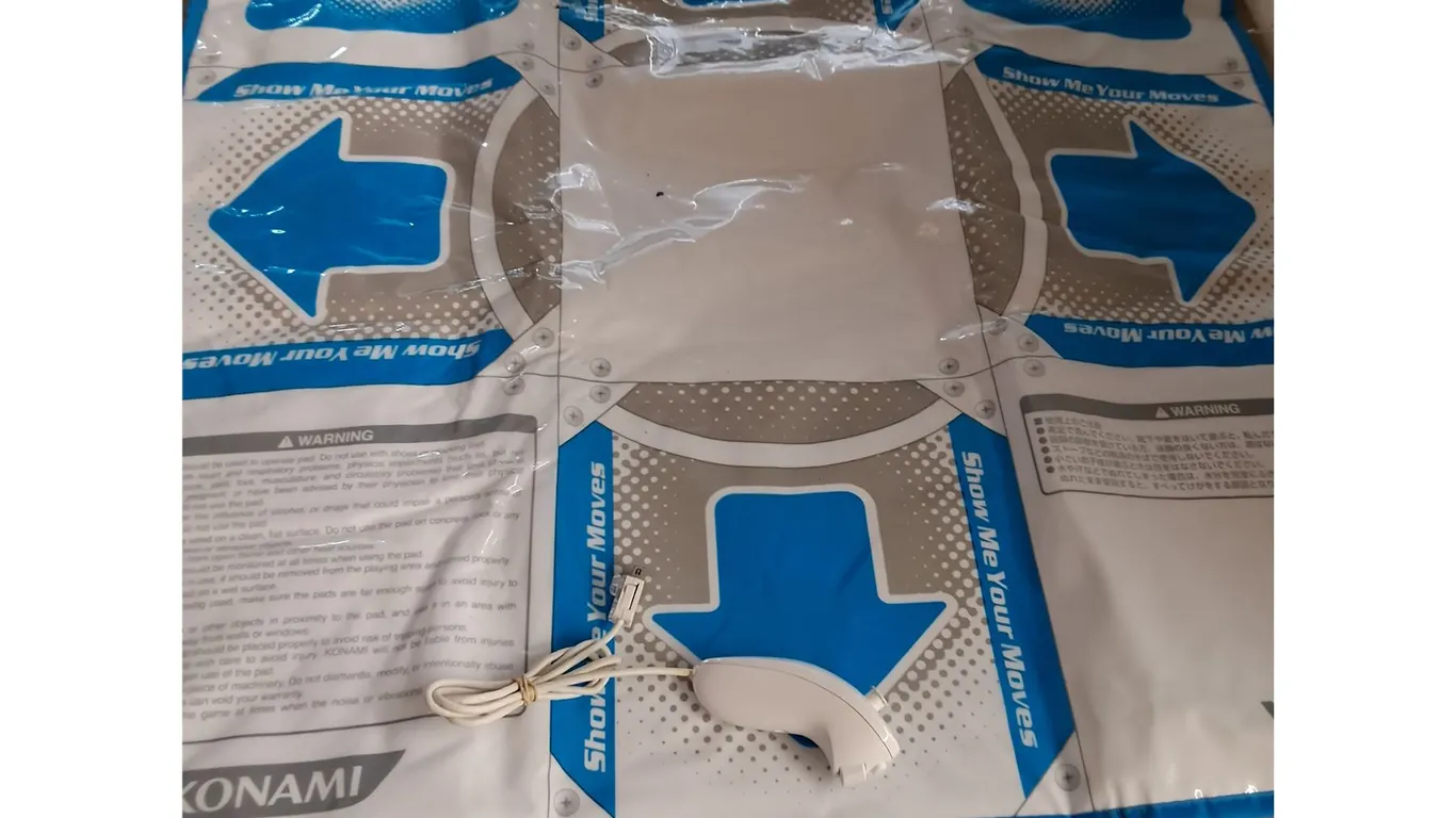 Wii Dance Mat and Wii Controllers - As Is