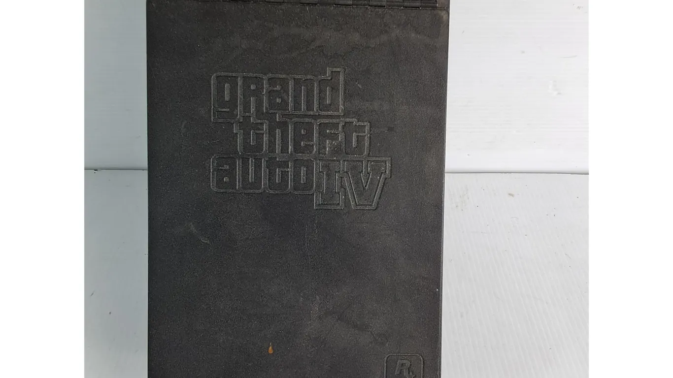 Metal Grand Theft Auto IV Box 12"x7"x3" With No Key