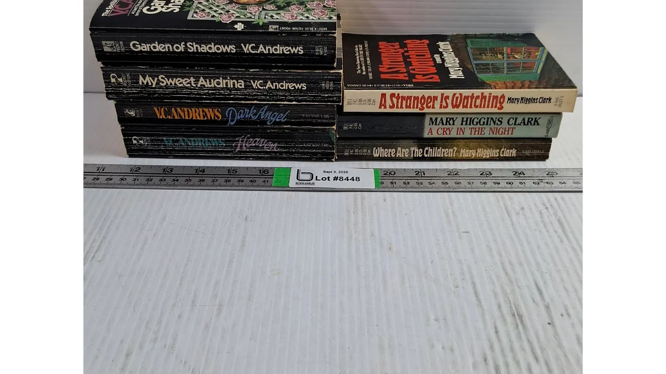 (7) vintage Paperback Novels by V.C. Andrews and Mary Higgins Clark