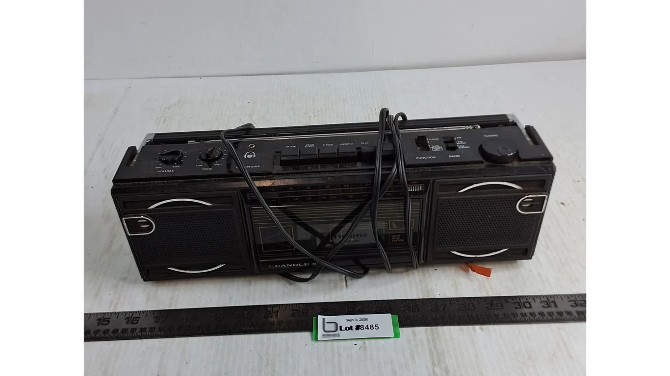Candle Portable Cassette/Radio Stereo - Powers On