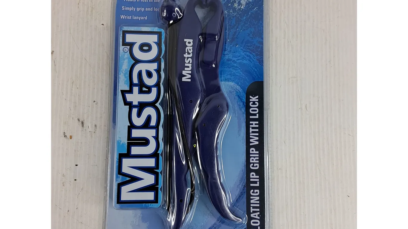 Floating Plastic Lip Grip