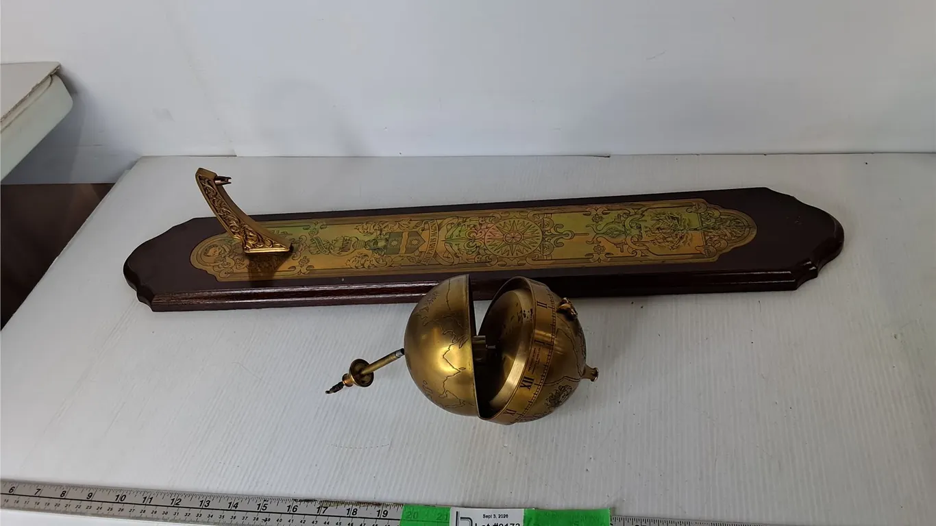 Falling Ball Gravity Clock 30"- Can't Ship