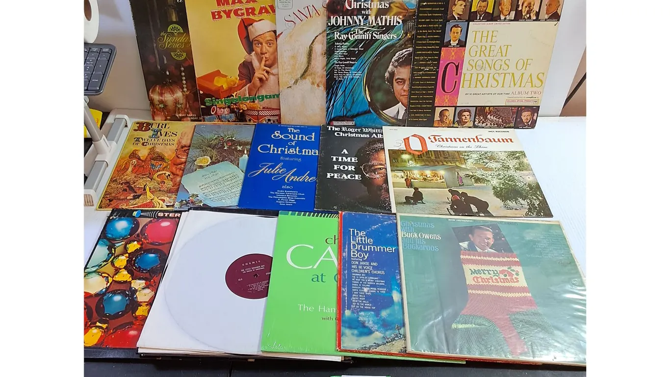 (15) Christmas Vinyl Records