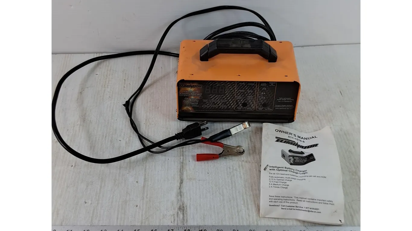 Motomaster Intelligent Battery Charger As-Is with Manual