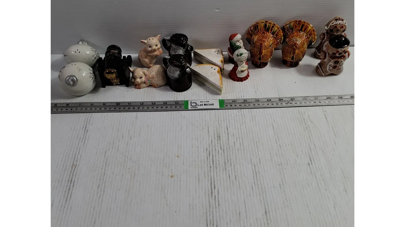 (8) Sets of Salt/Peppers-Turkey,Sandwiches,Christmas and more