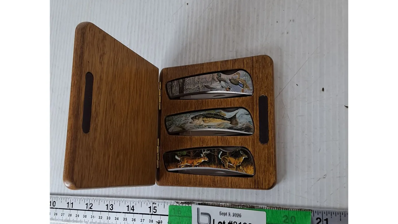 (3) Decorative Folding Knives 6" & Wooden Case
