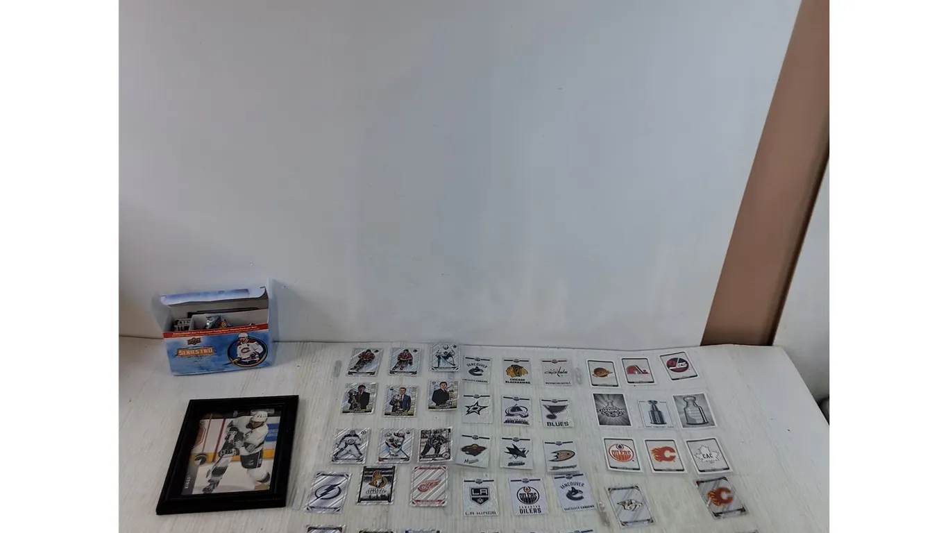 Assorted NHL Collectibles, Wayne Gretzky and Holo Cards, Cannot Authenticate