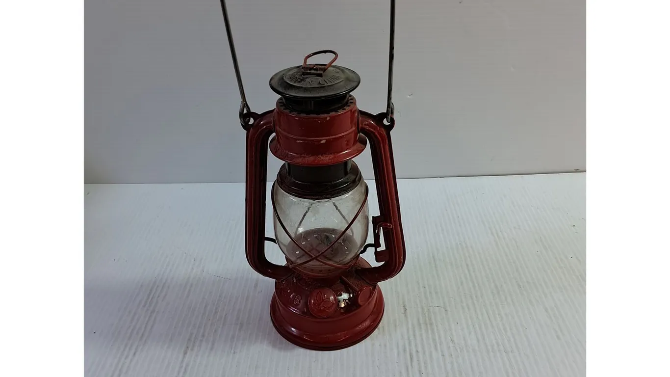 Vintage Oil Lamp 9.5"