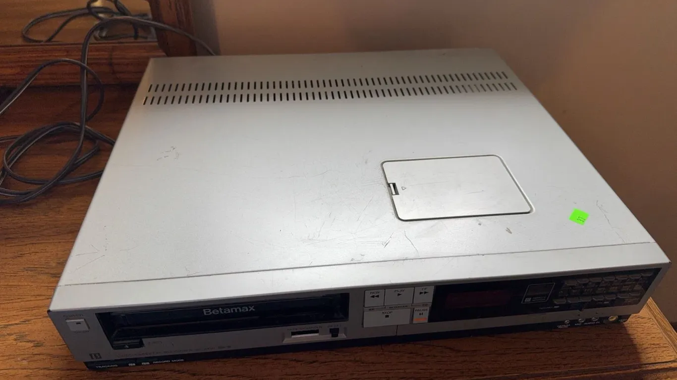 Sony Betamax Video Cassette Recorder SL-2401