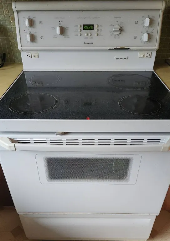 Beaumark Model 18571-1 Self-Cleaning Range with Induction Cooktop