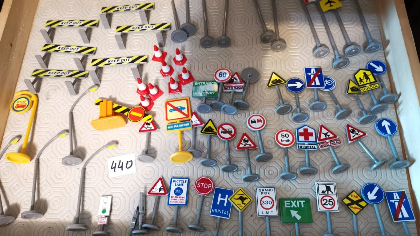 Plastic Hot Wheel Signs