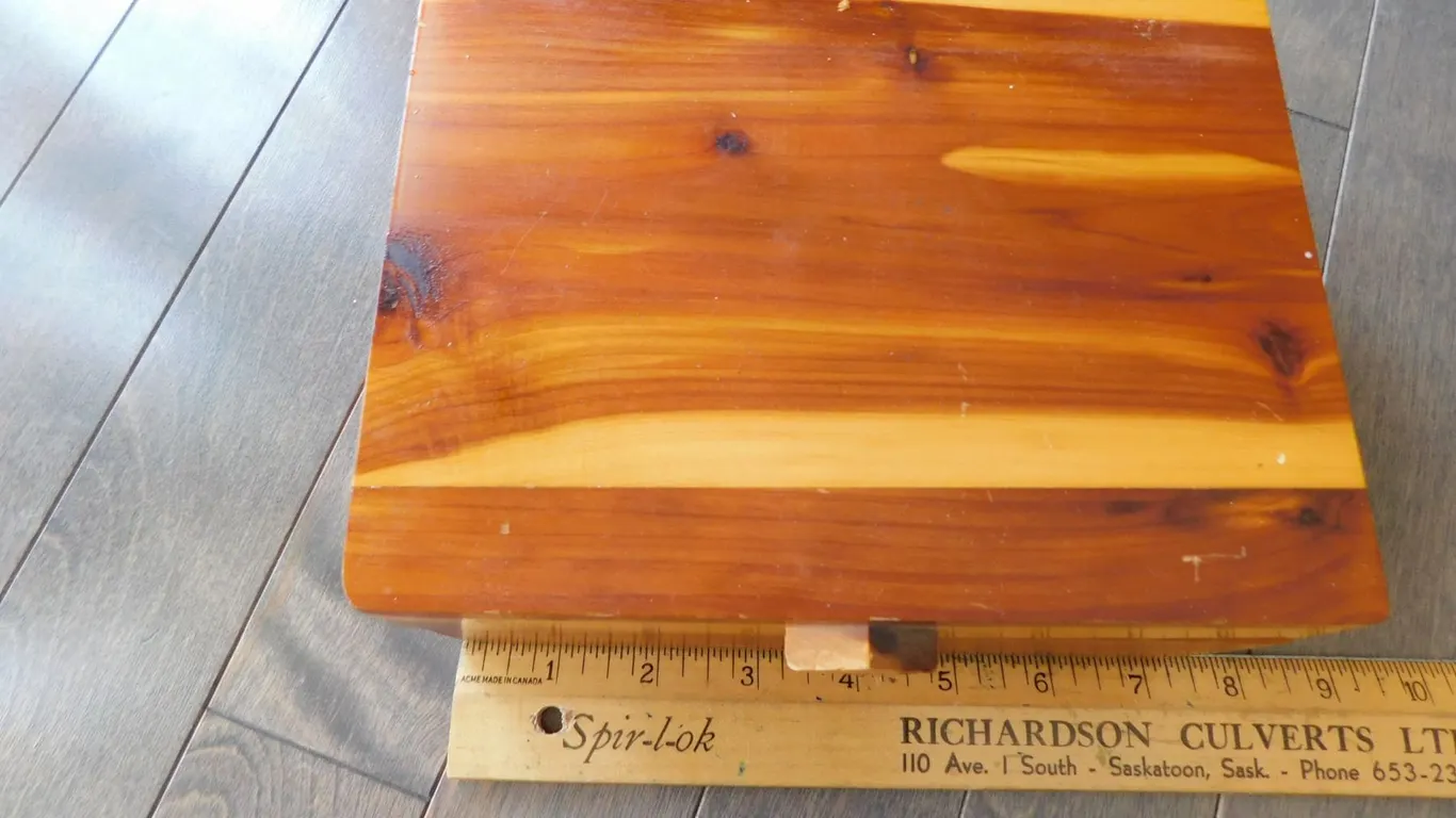 WOODEN CEDAR LINED JEWELRY BOX